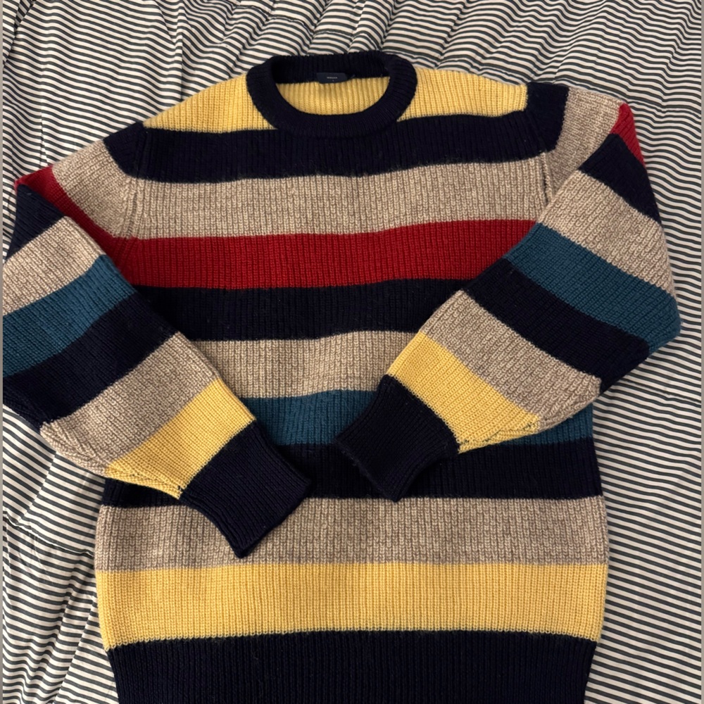 Like new Gant sweater in XL